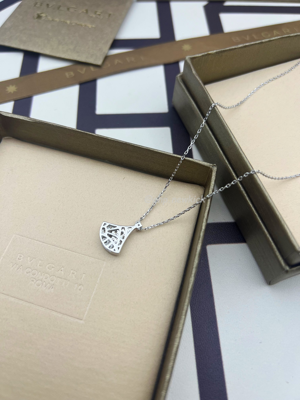 Bulgari Mini Dress Full Of Diamonds, Small Necklace (4) - www.newkick.vip